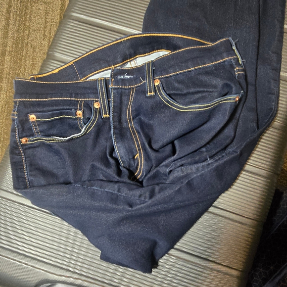 Levi's 514 Men's Dark Blue Slim Straight Jeans - Picture 2 of 3